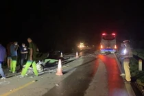 Va chạm với xe khách trong đêm trên quốc lộ 6, 3 người tử vong