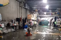 Dân Quảng Ninh thức đêm “chạy lụt”, giao thông bị chia cắt