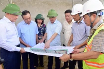 Lãnh đạo Hà Nội thị sát, gỡ vướng 5 dự án quan trọng