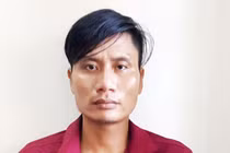 Nam thanh niên phóng hỏa làm cháy 5 căn nhà và 11 tàu cá