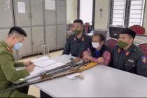 Bắt đối tượng truy nã đặc biệt nguy hiểm, thu nhiều súng tự chế