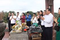 Lãnh đạo TP Hà Nội dâng hương Anh hùng liệt sĩ tại Quảng Trị