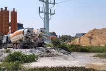 Hà Nội: Trạm trộn bê tông Việt Phát xây dựng trái phép, gây ô nhiễm?