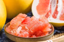 Bưởi tốt sức khỏe nhưng 1 tiếng sau khi ăn không đụng thứ này