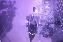 2 kẻ trộm pho tượng trầm hương trị giá 200 triệu trong tích tắc