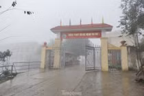 Cận cảnh bếp ăn vụ 11 học sinh ăn 2 gói mì tôm ở Lào Cai