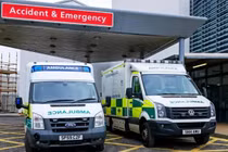 Bệnh nhân qua đời trong khi chờ xe cứu thương suốt 40 tiếng