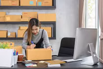 Nhiều khách mua hàng online hỏi cộc lốc “Giá, bao tiền, inbox“