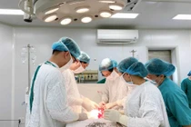 Tự phá thai tại nhà, người phụ nữ nguy kịch vì vỡ sẹo tử cung