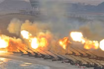 Triều Tiên bắn 200 quả đạn pháo ra biển 