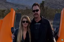 Chuyện tình của cặp đôi chênh nhau 32 tuổi bị nhầm là bố con