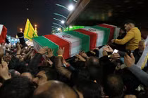 Vì sao thi thể tướng Soleimani tới Najaf và Karbala trước khi về Iran?