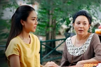 Về mừng tân gia bố mẹ chồng, nghe bà nói chuyện, tôi gục tại cửa