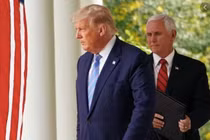 Tổng thống Trump và "phó tướng" Mike Pence làm hòa