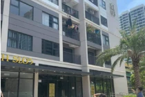 Giận chồng khi uống bia, vợ trèo ra ban công chung cư cao tầng