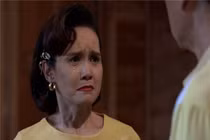 Chồng nổi khùng chỉ vì quên gửi tiền phụng dưỡng cho mẹ anh 