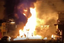 Nổ xe bồn chở xăng, hàng chục người thiệt mạng