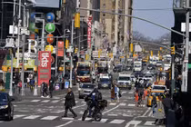 Bất ngờ cuộc sống ở New York sau một năm dịch COVID-19 hoành hành