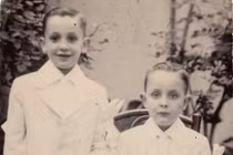 Ảnh hiếm về Giáo hoàng Francis thời trẻ