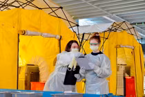 Chữa Covid-19 ở Việt Nam miễn phí, ở Mỹ tốn gần 35.000 USD/người