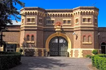 Phạm nhân vượt ngục gần 30 năm bất ngờ ra đầu thú