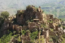 Choáng ngợp ngôi làng bỏ hoang tuyệt đẹp trên đỉnh núi