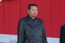 Ông Kim Jong-un xuất hiện với ngoại hình gầy đi rõ rệt