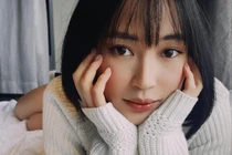 Hotgirl Sun HT: "Mẹ bảo tôi đừng lấy đi chồng để...ở nhà với mẹ"