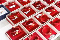 Giá vàng hôm nay 25/7: Giảm giá tuần thứ 3 liên tiếp