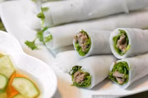 Loại thịt đỏ "siêu sắt", mang quấn với rau này thành món mát bổ