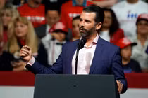 Con trai cựu Tổng thống Trump bị triệu tập lấy lời khai