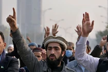 Toan tính của Iran khi tấn công đồng thời 3 nước