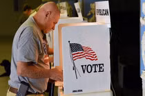 Mỹ treo thưởng 10 triệu USD bắt đối tượng can thiệp bầu cử