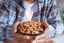 Bất ngờ loại thực phẩm chỉ ăn 1 nắm nhỏ mà no cả ngày 