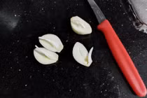 Tỏi ngâm giấm không bị xanh, không nổi váng chỉ với 3 bước đơn giản