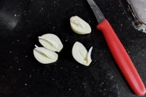 Tỏi ngâm giấm không bị xanh, không nổi váng chỉ với 3 bước đơn giản