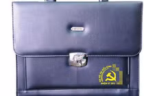 Quảng Bình chi 2,2 tỉ mua “cặp đựng tài liệu cho ĐB và khách mời”