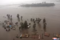 Hàng nghìn ngôi nhà ở Triều Tiên bị ngập vì mưa bão