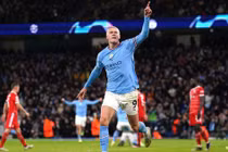Haaland xác lập siêu kỷ lục, Man City “nhấn chìm” Bayern Munich 