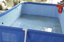 Bé gái 3 tuổi đuối nước khi tắm bể bơi mini tại nhà