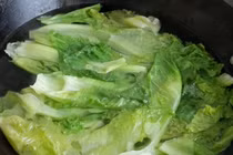 Xà lách không chỉ ăn sống, nấu kiểu này cũng tuyệt ngon