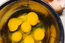 Ngỡ ngàng phong tục ăn uống độc lạ đón năm mới trên thế giới