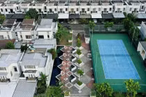 Ngỡ ngàng ngôi làng biệt thự trên nóc trung tâm thương mại