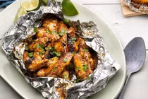 Vì sao không nên quá lạm dụng gói thức ăn bằng giấy bạc?