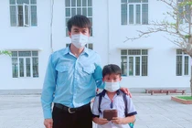 Học sinh lớp 5 trả lại gần 9 triệu đồng cho người đánh rơi