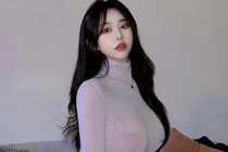 Mỹ nhân siêu vòng 1 mặc áo bó sát khoe body "ná thở"