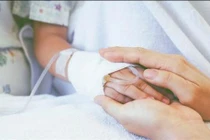 Chưa tìm ra nguyên nhân khiến bé 10 tuổi hôn mê sau mổ ruột thừa