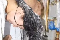 6 thói quen gội đầu sai cách khiến tóc rụng cả nắm
