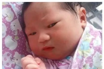 Dở khóc dở cười trước những em bé có vẻ mặt hơi "quạu"