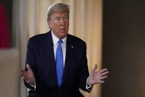 Tổng thống Trump bất ngờ nói thời điểm có vắc-xin phòng COVID-19